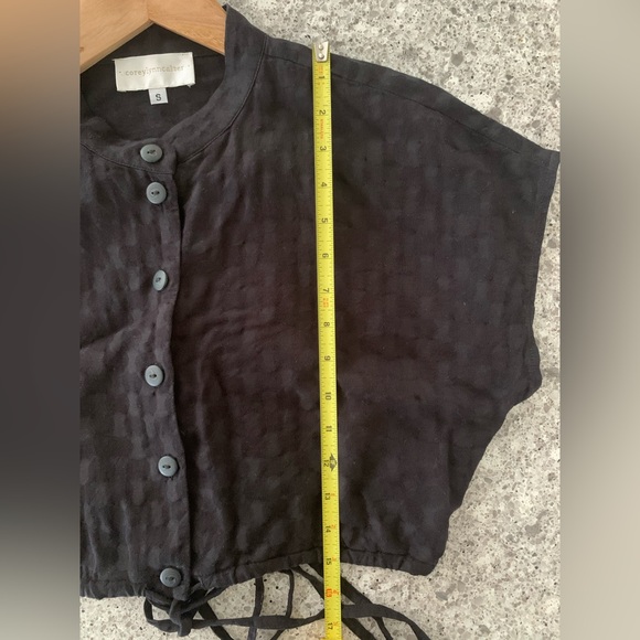 CoreyLynnCalter cropped button down cinched top - Picture 6 of 7